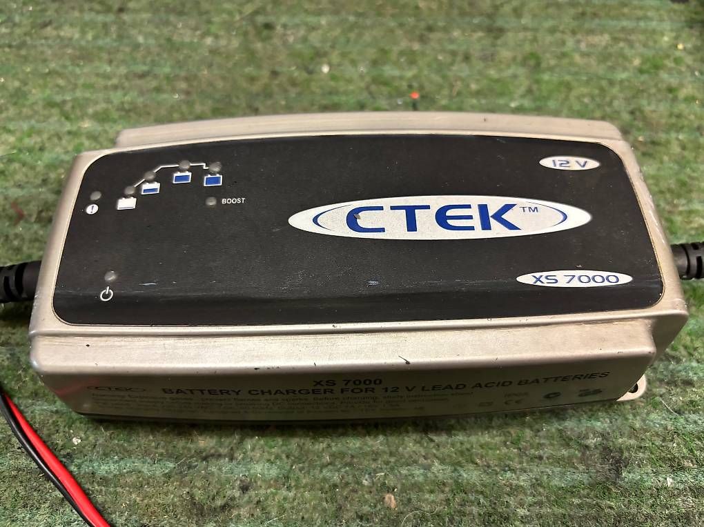 Caricabatterie: Golf Trolley Ladegerät 12V PB – Usato da Schaffhausen venduto da pbrunos1