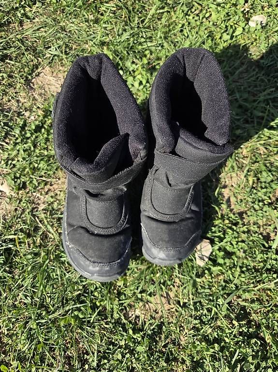 Decathlon Scarpe per ragazzi: Chaussures de neige Taille 30 – Usato da Rolle venduto da gae_y2rp