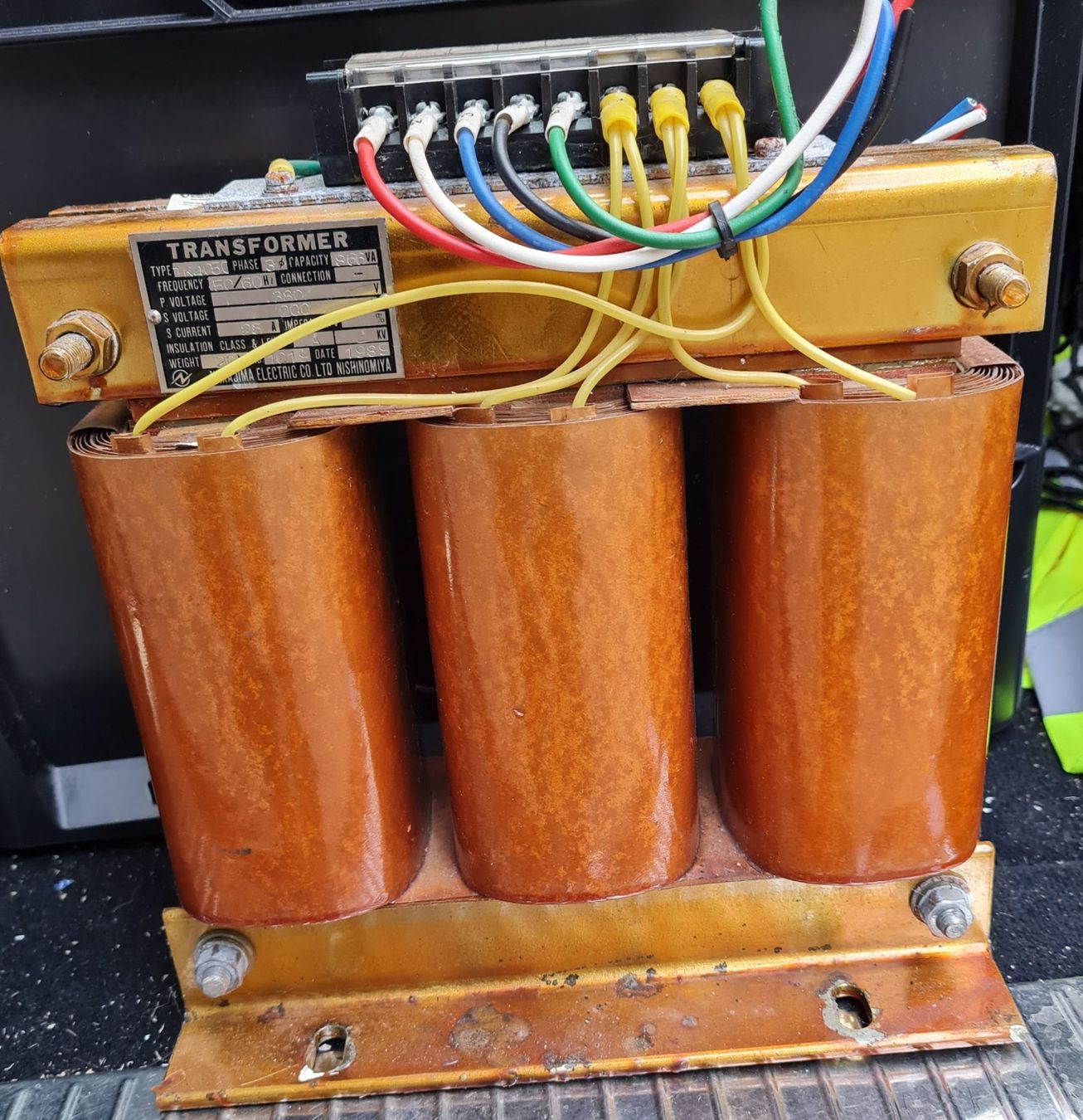 Stromzufuhr: Dreiphassig Transformator 380V auf 200V/25A gebraucht – Gebraucht aus Horw von Arta20000