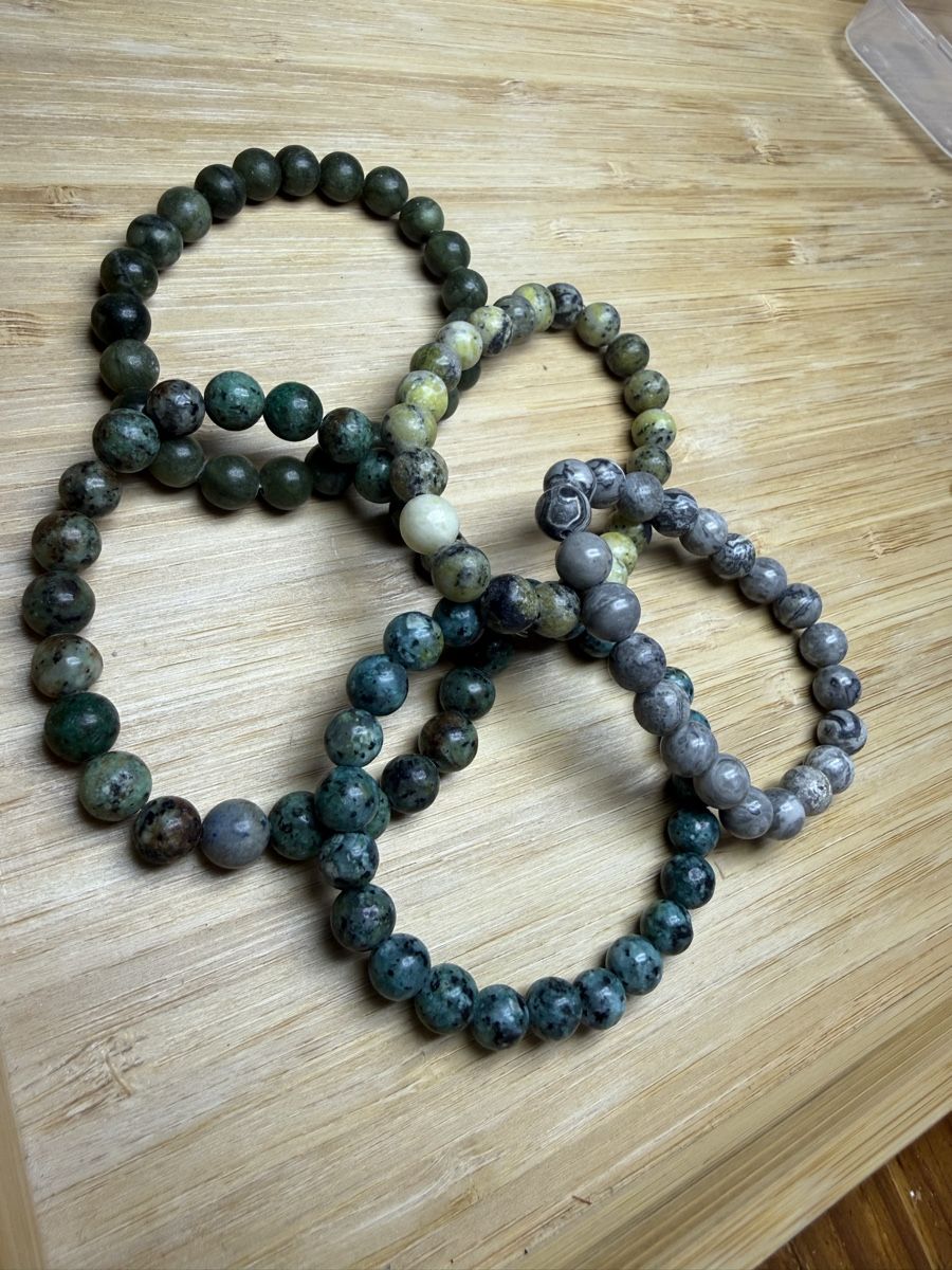 Bracciali & Braccialetti: 5 Edelstein Armbänder Perlen elastisch NEU – Nuovo e nell'imballaggio originale da Wald ZH venduto da Carloiten