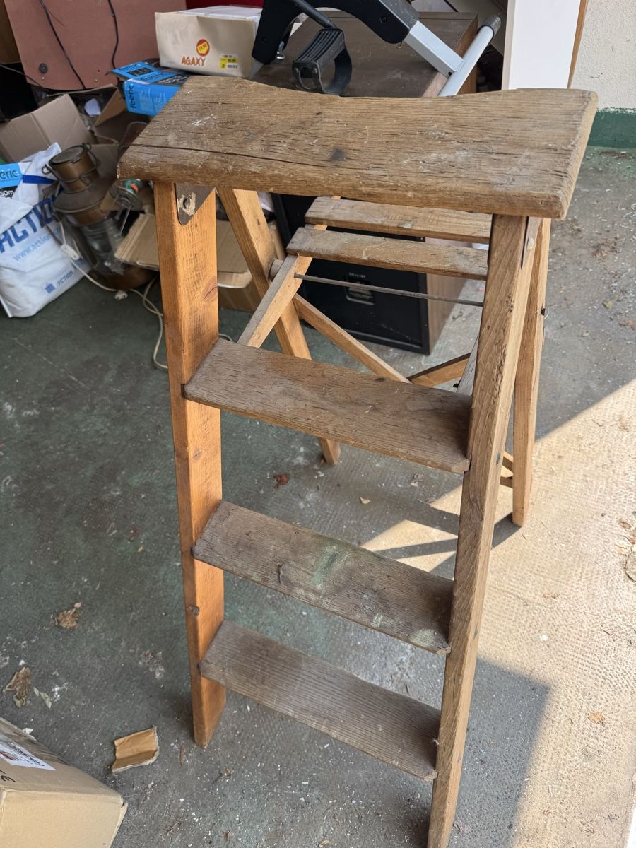 Scale: Escabeau ancien en bois  – Usato da Veyrier venduto da kimedovapa 2
