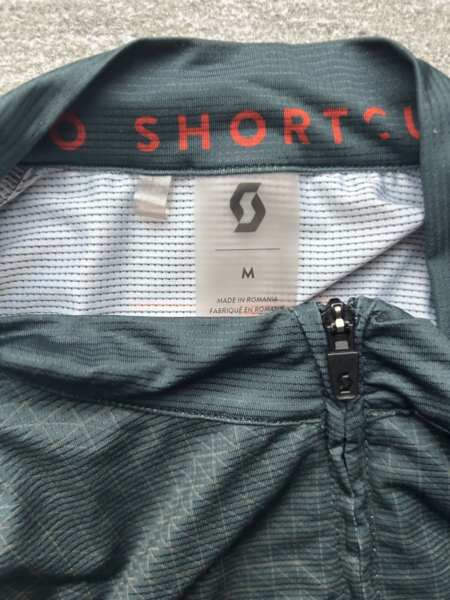 Scott Leibchen & Hosen: SCOTT Radtrikot und Jacke – Neu (gemäss Beschreibung) aus Oberurnen von Berghexe 2