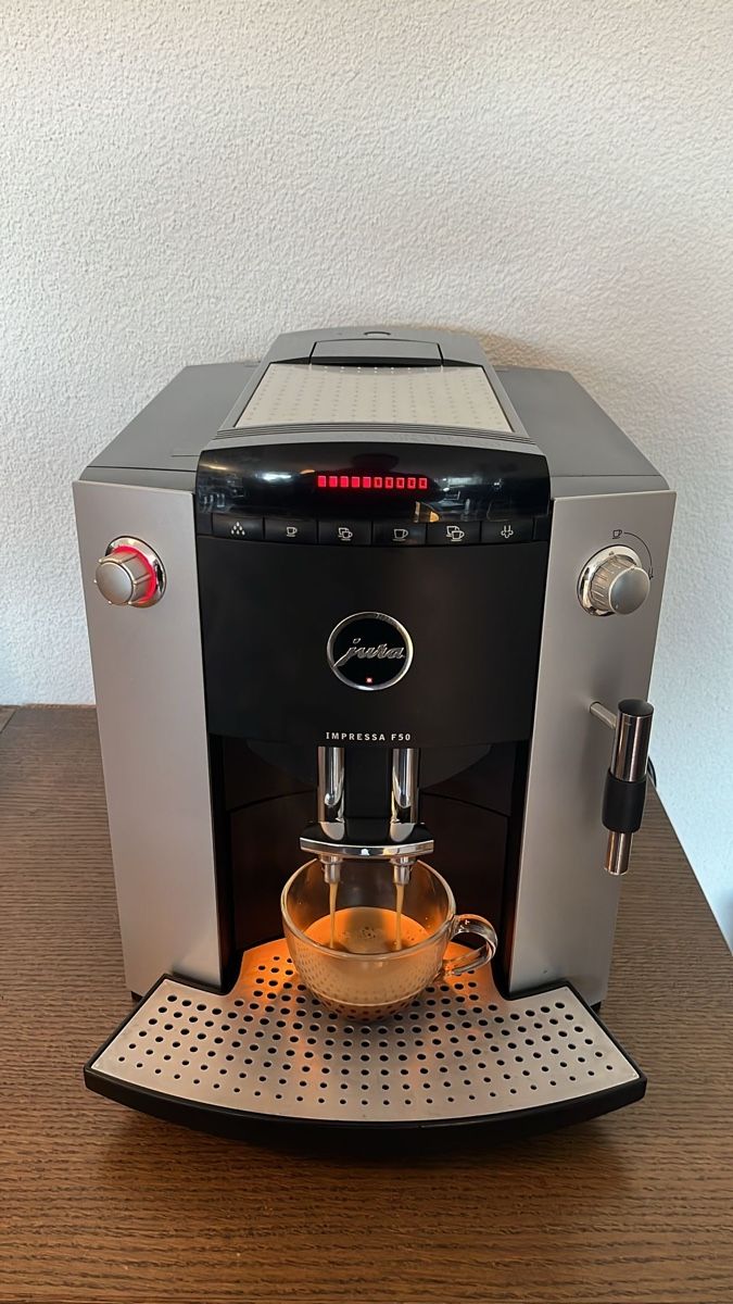 Jura Kaffeemaschinen & Espressomaschinen: Jura Kaffeemaschine – Gebraucht aus Root von HHParts