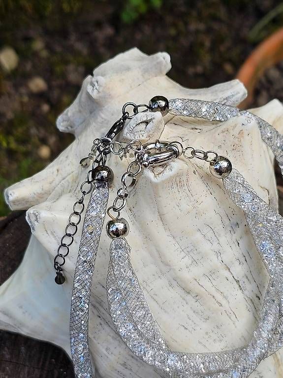 Catenine: Glitzerset silberfarbene Halskette & Armband mit Strass – Nuovo e nell'imballaggio originale da Sulz AG venduto da Cacuzza 1