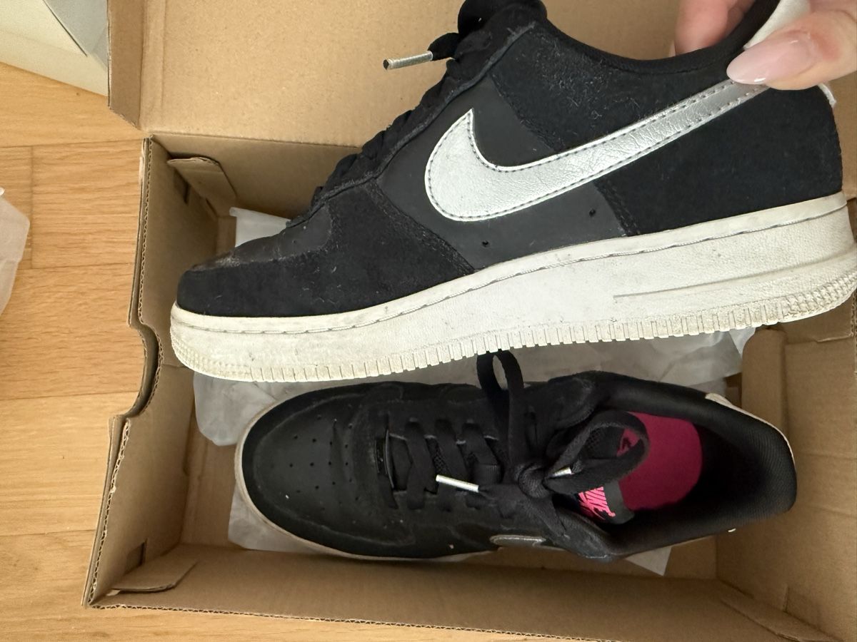 Nike Scarpe da donna: Nike Sneaker Damen Grösse 38 – Usato da Winterthur venduto da yar_dpp8