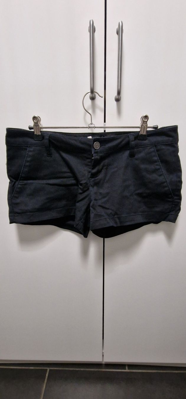 Volcom Pantaloni: Volcom Shorts – Usato da Oftringen venduto da bin_2wk8