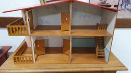 PUPPENHAUS AUS HOLZ