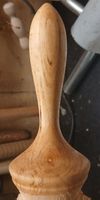petit plug en bois tourné par mes soins .