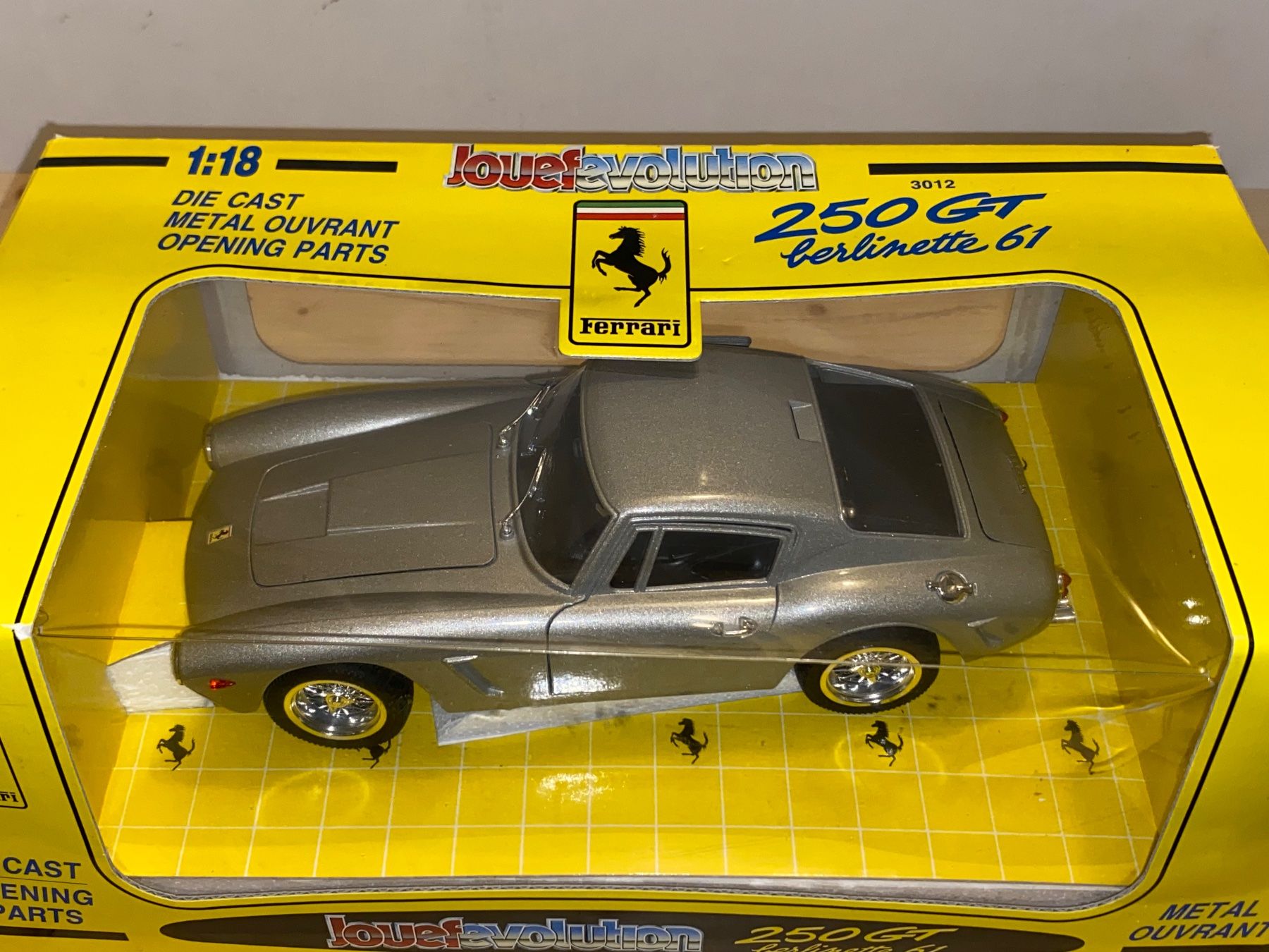 Ferrari Modellini d'auto: Ferrari 250 GT Berlinetta 1961 - 1/18 – Nuovo (secondo la descrizione) da Wohlen AG venduto da PrivatSammlung 2
