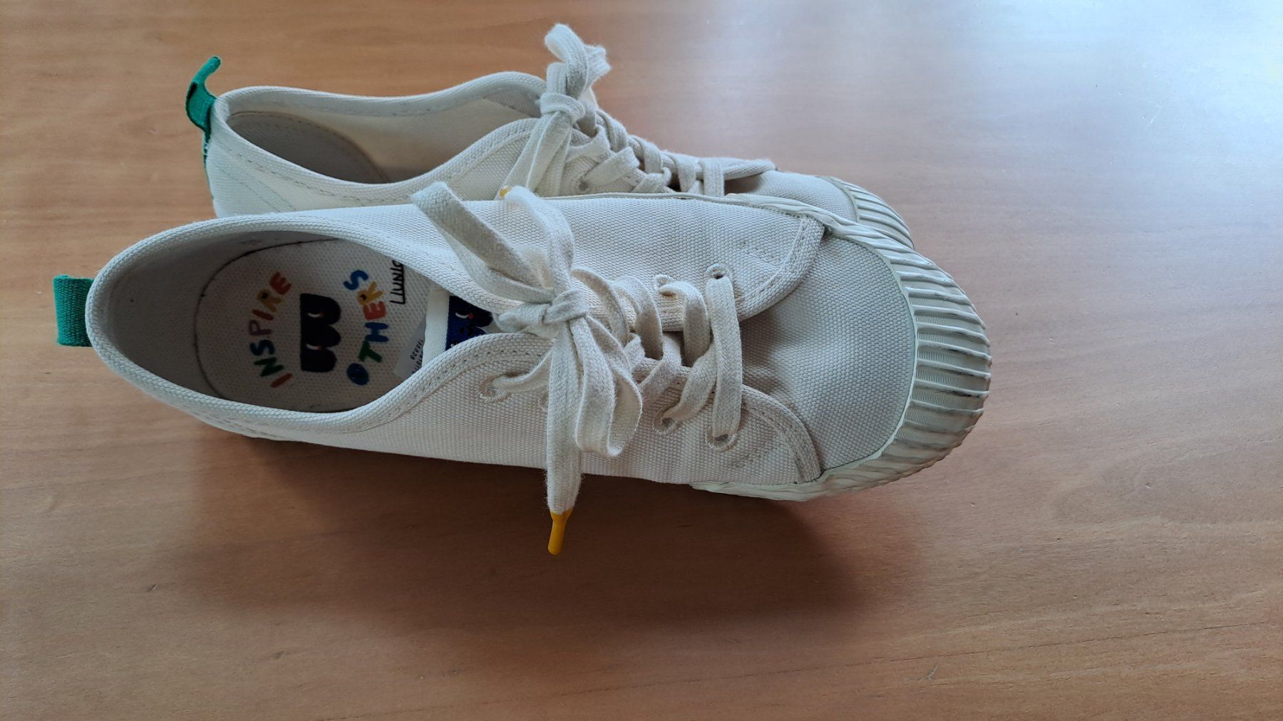 H&M Scarpe per ragazze: Stoff Sneakers Grösse 36 – Usato da Staufen venduto da mencel 1