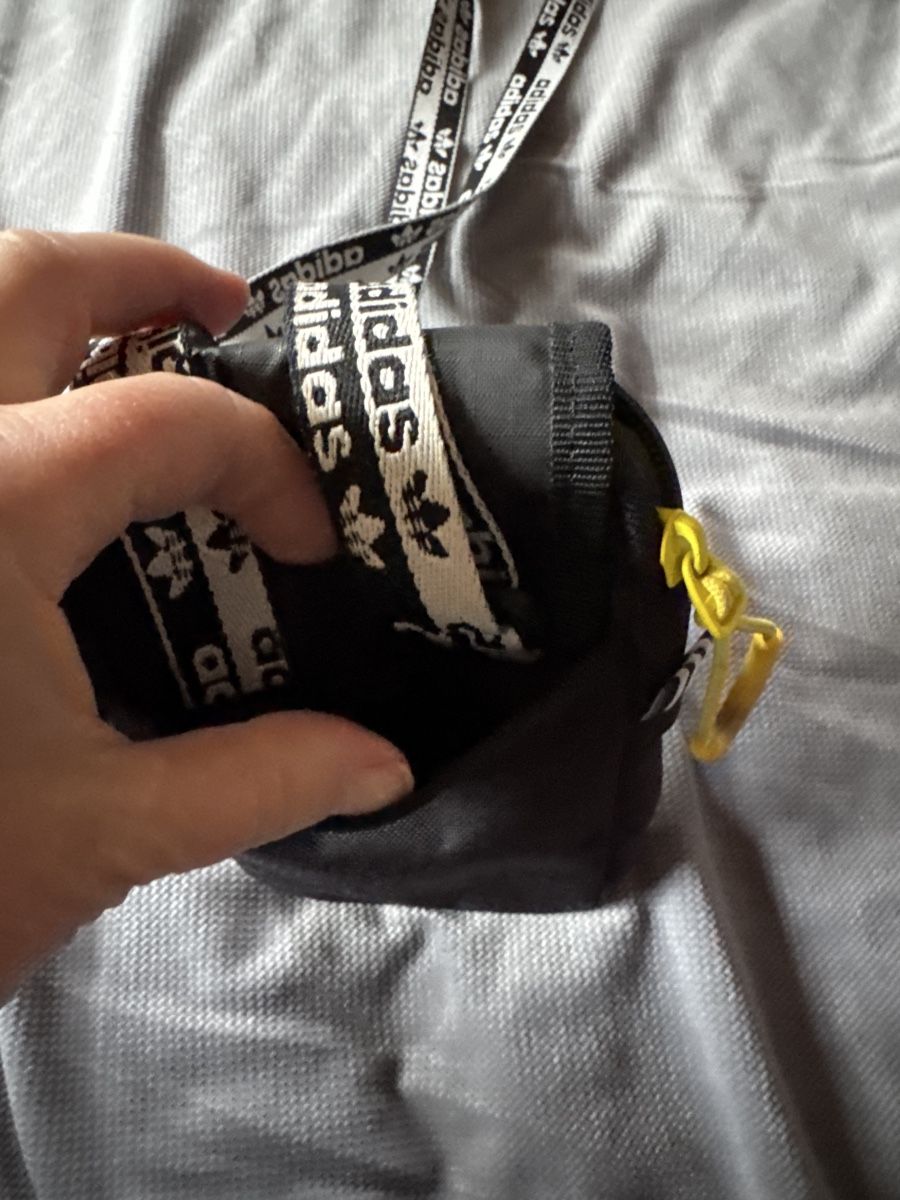 Adidas Borse: Adidas Umhängetasche/Handytasche  Neu – Nuovo (secondo la descrizione) da Vezia venduto da sidu03 2