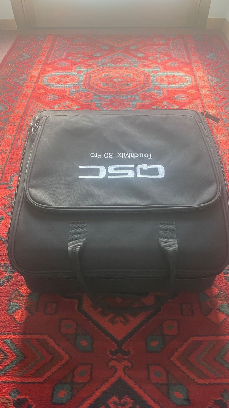 Qsc Console di mixaggio: QSC Touchmix 30 Pro, like new – Nuovo (secondo la descrizione) da Belfaux venduto da bordeaux01 1