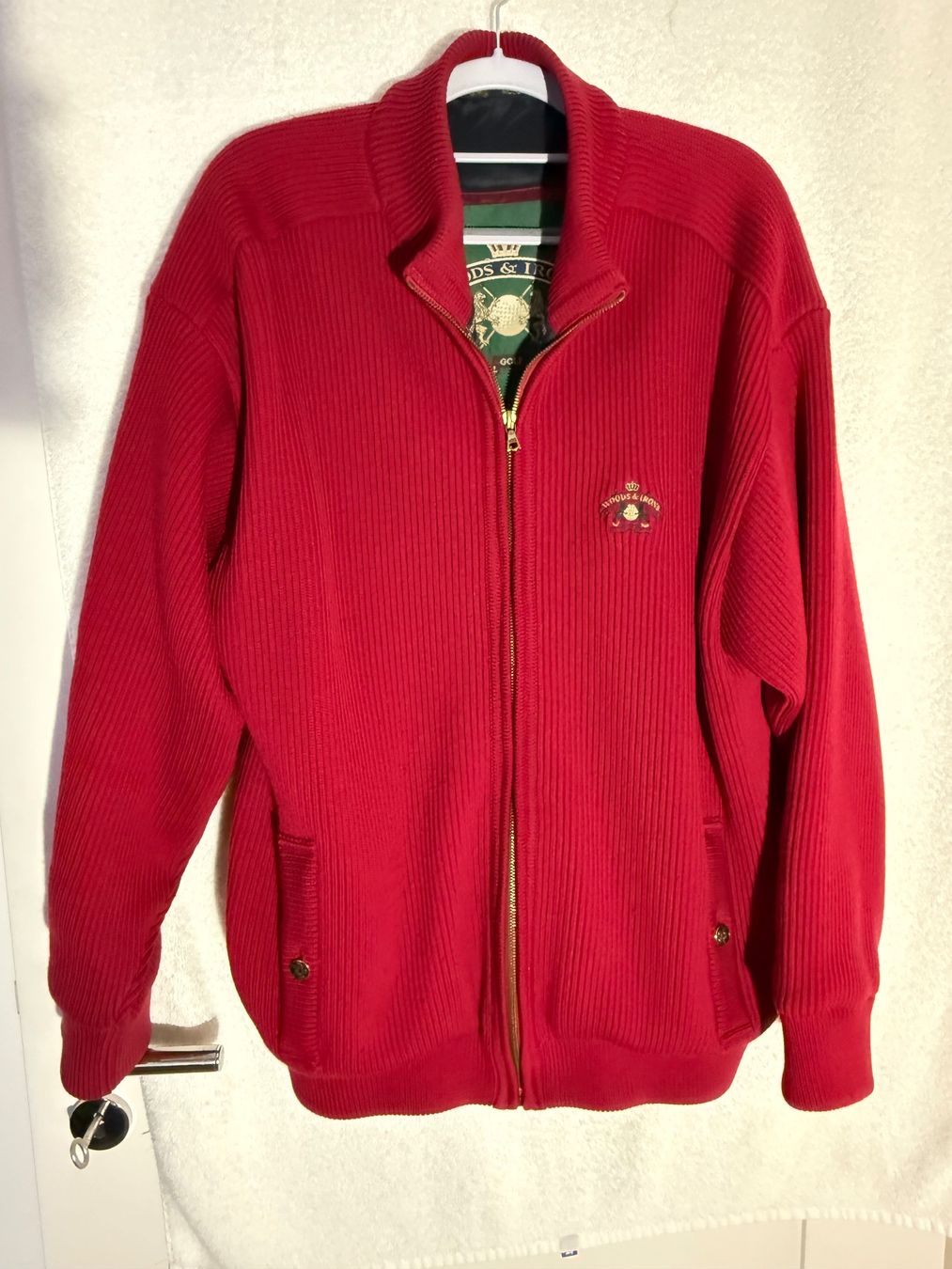Jacken: Golf Strickjacke von Woods & Irons in rot – Gebraucht aus Neukirch / Egnach von Taucher68