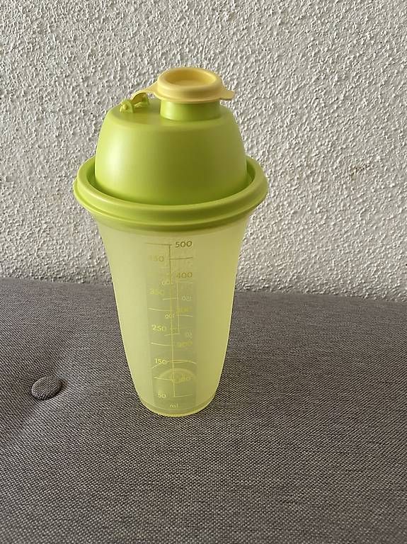 Recipients et similaires: Tupperware Shaker 500 ml – D'occasion à Künten par Gubapri