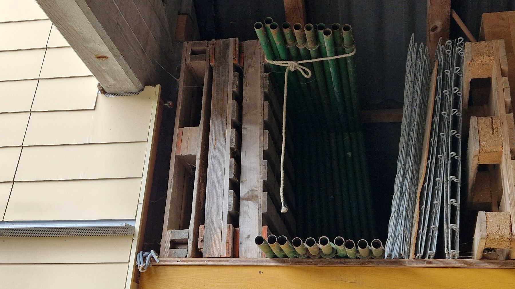 Articoli in legno: Hackholz-Gitter-Balogsen – Usato da Dagmersellen venduto da LaStampa 7
