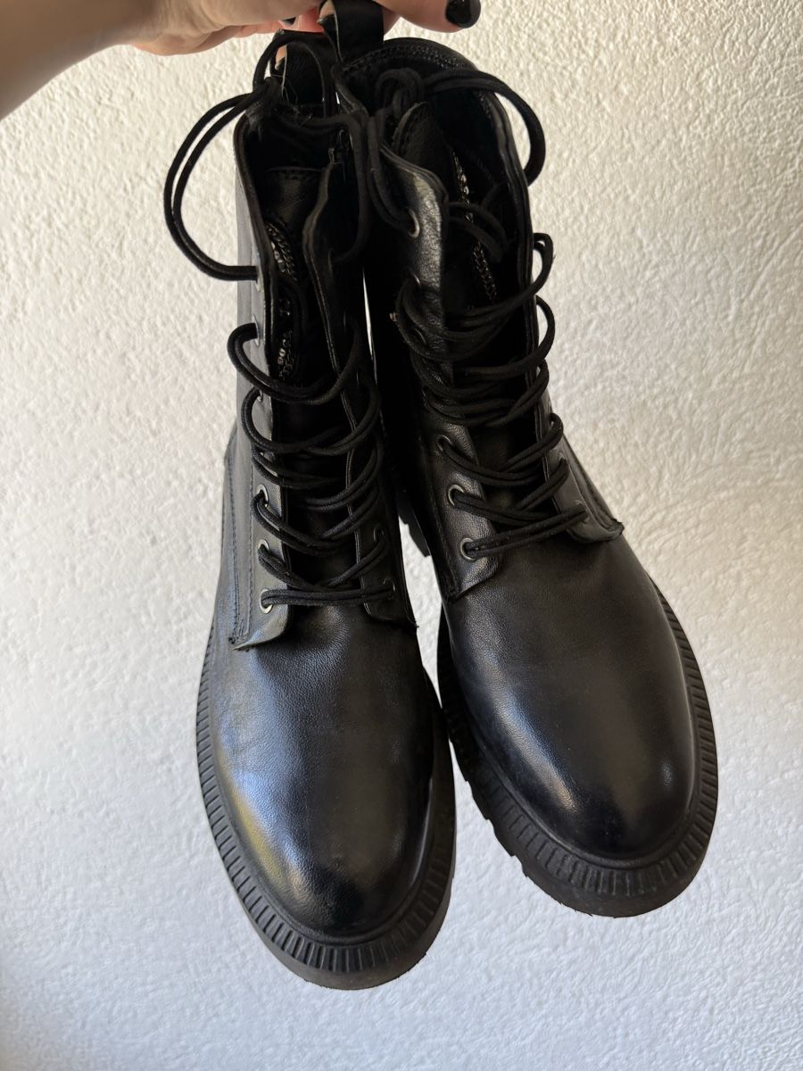 Scarpe da donna: Boots – Usato da Uznach venduto da Linda.balaj 1