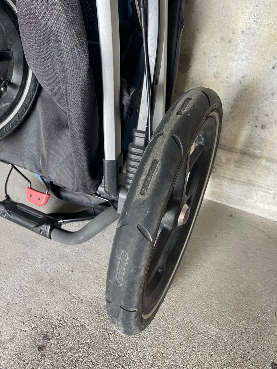 Thule Poussette: THULE Urban Glide 2 inkl. Sicherheitsbügel & Regenschutz – D'occasion à Küssnacht am Rigi par TheMarket55 6