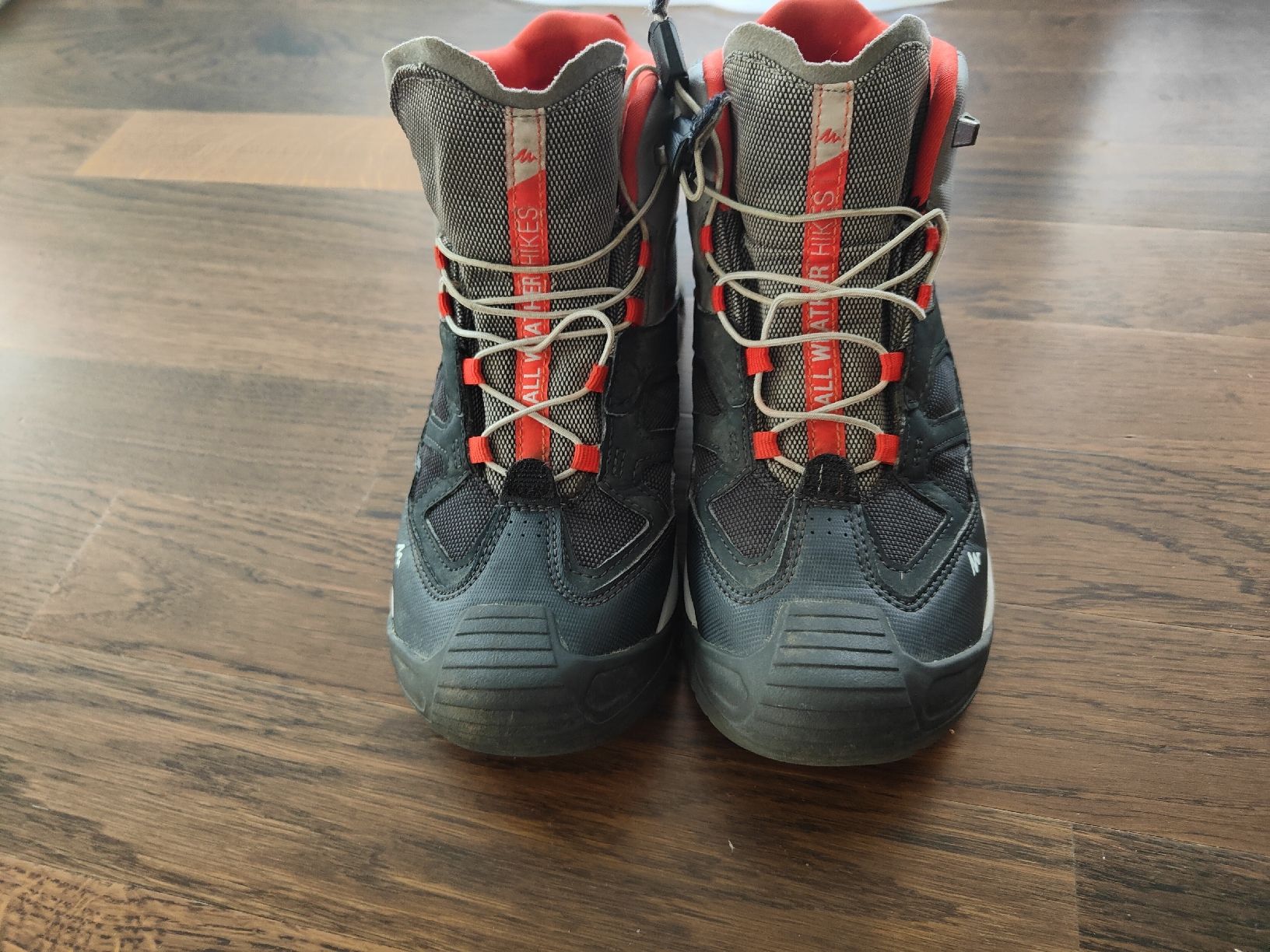 Decathlon Scarpe per ragazzi: Quechua Kinder Wanderschuhe, Grösse 38 – Usato da Villmergen venduto da ElenaRo 5