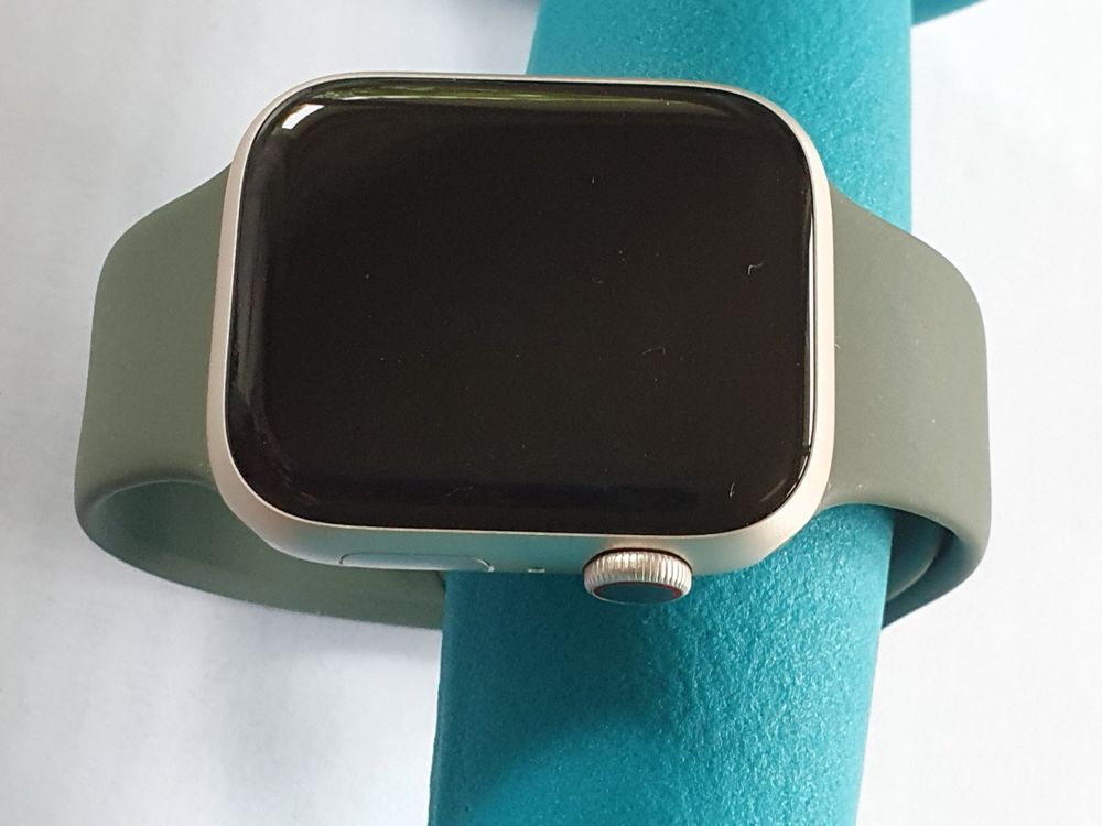 Apple Watch Series 8, 45 mm, Polarstern Alu, Sportband Olive | Kaufen ...