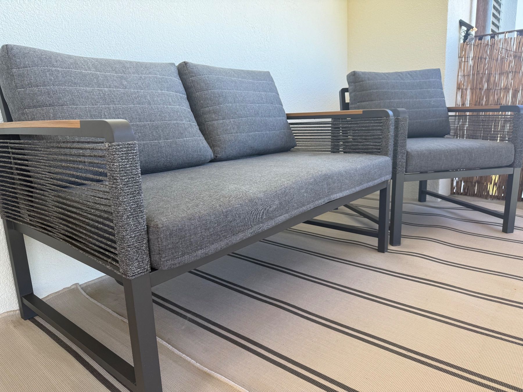 Divani: Garten Loungesofa und Loungesessel – Usato da Dietlikon venduto da Moncler2010