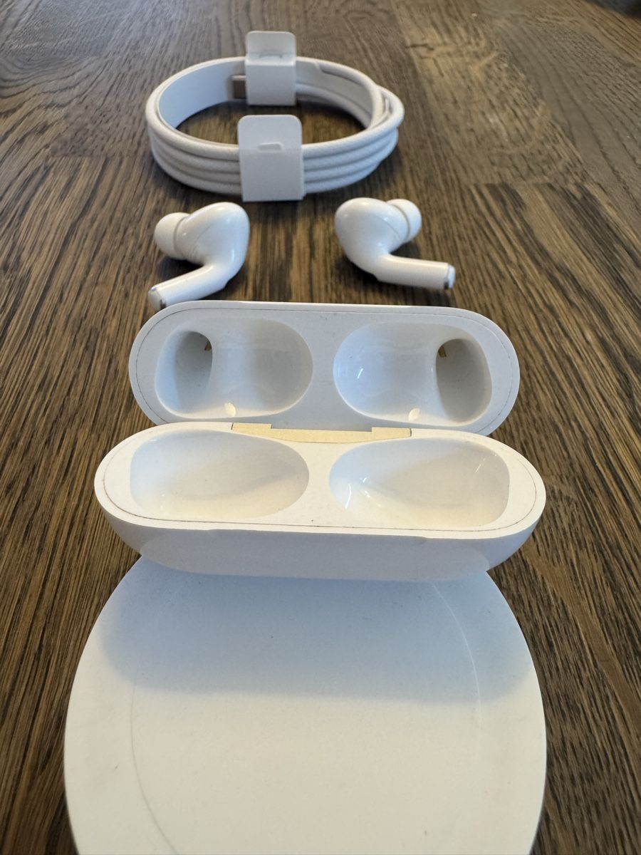 Apple Cuffie: Apple AirPods Pro (2. Generation) + Wireless Ladestation  – Usato da Kilchberg ZH venduto da Ignlan 5