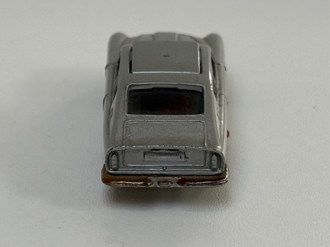 Aston Martin Modellini d'auto: Husky Aston Martin DB5 James Bond 007 – Siège éjectable – Usato da Denges venduto da peumens 6