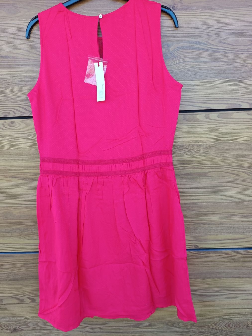 IKKS Vestiti: Robe coton rouge broderie plastron IKKS I-Code T42 – Nuovo e nell'imballaggio originale da Genève venduto da Brachiopode 1