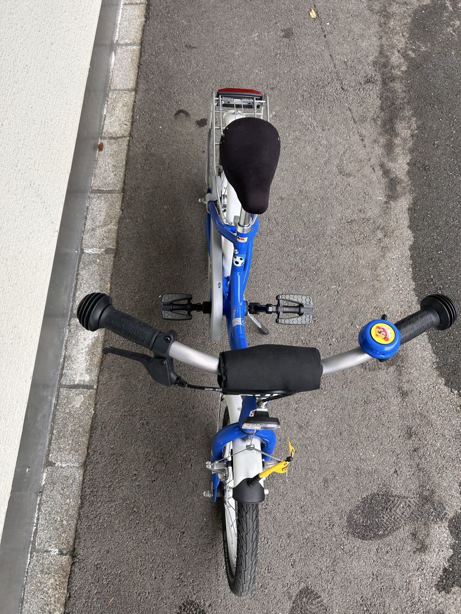 Puky Velos: Puky Kinderfahrrad 16 Zoll – Football Edition | Top Zustand – Gebraucht aus Richterswil von Ianh1 1