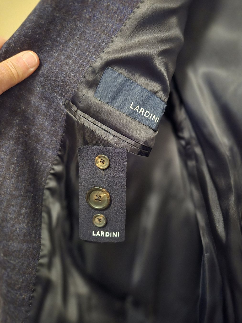 Lardini Cappotti: LARDINI MANTEL DUNKELBLAU – Usato da Zug venduto da f_t_827r 6