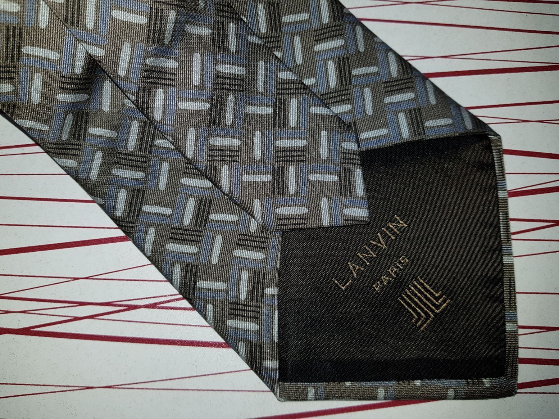 Lanvin Cravatte: LANVIN Cravate en soie / seiden Krawatte – Usato da Cossonay-ville venduto da Super-Price-Quality 8