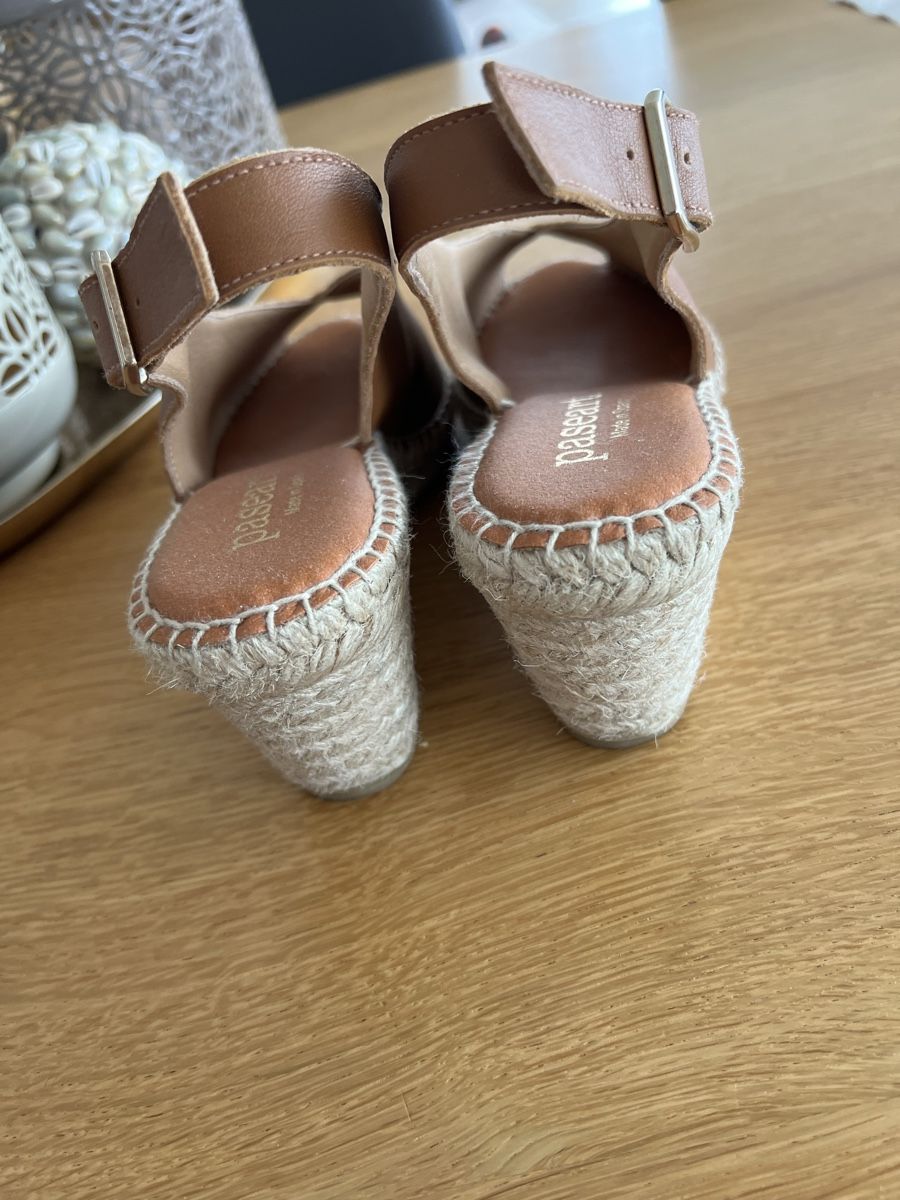 Scarpe da donna: Ledersandalen mit Keilabsstz – Nuovo (secondo la descrizione) da Döttingen venduto da Steinklopferin 1