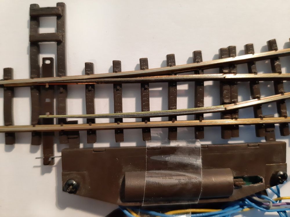 Bemo Modelleisenbahnen: Bemo H0m 4207 000 elektrische Weiche links 12° – Gebraucht aus Thun von Schwarzsee48 3