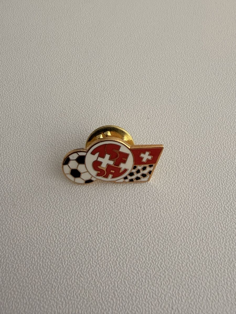 Placchette & Badge: Schweizer Fussballverband Pin – Usato da UNTERSIGGENTHAL venduto da s_rzb8
