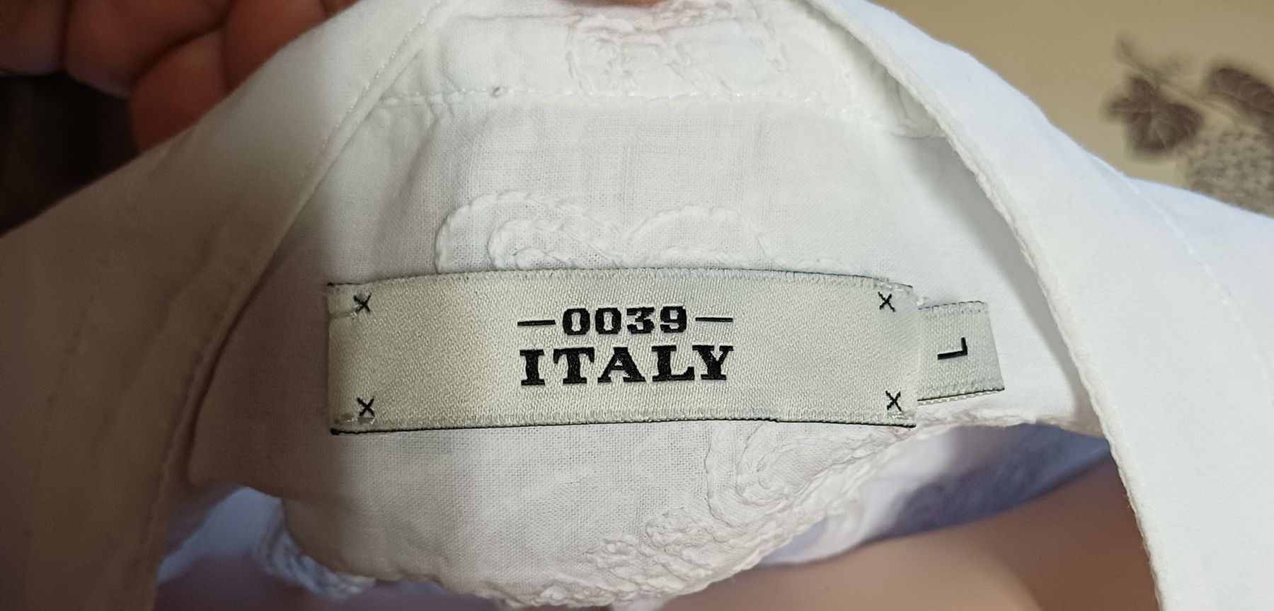 Blusen: weisse Bluse im L von 0039 Italy – Gebraucht aus Merenschwand von Brockinell 5