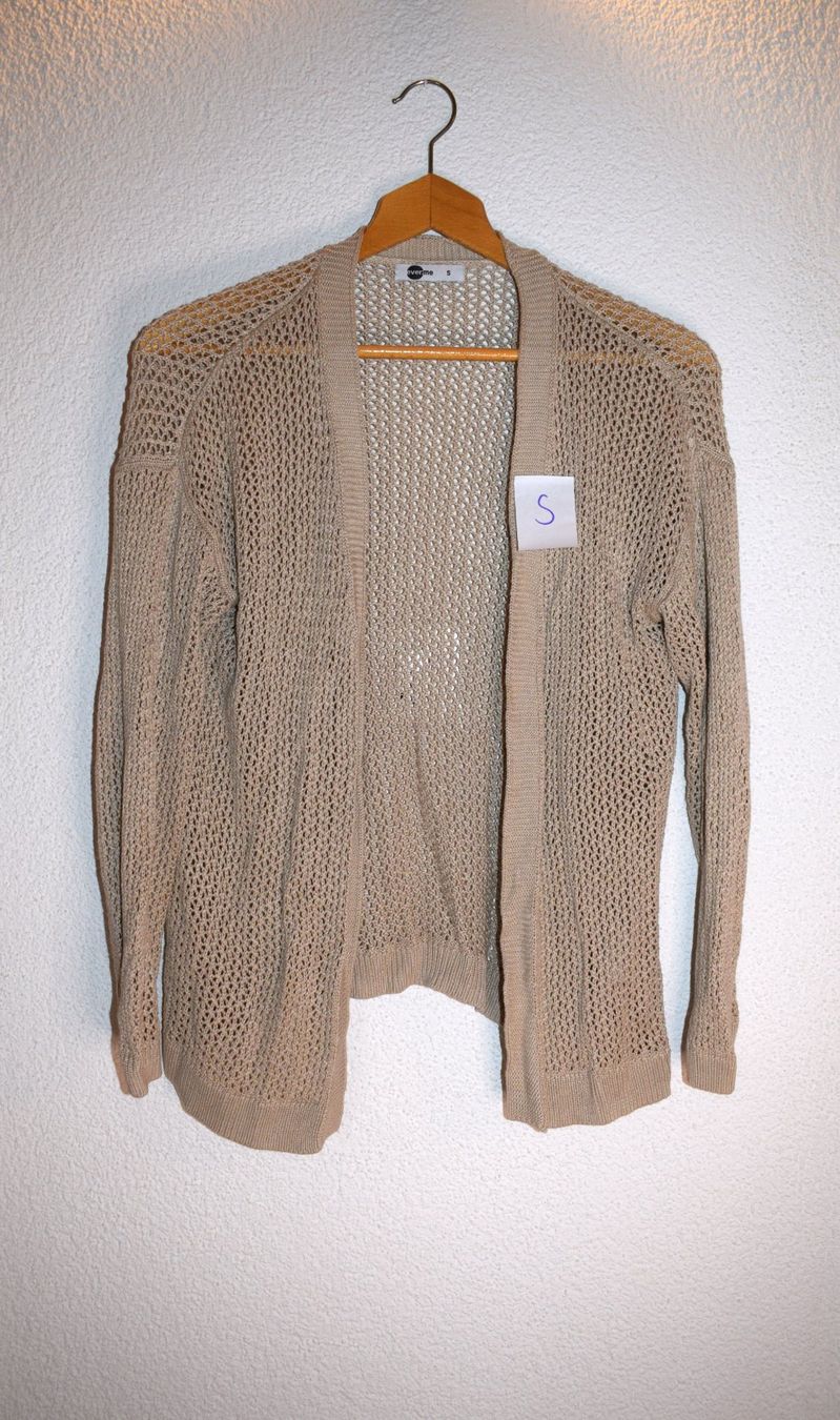 Giacche: Beige Strickjacke, Grösse S – Usato da Merenschwand venduto da tolles_2hand