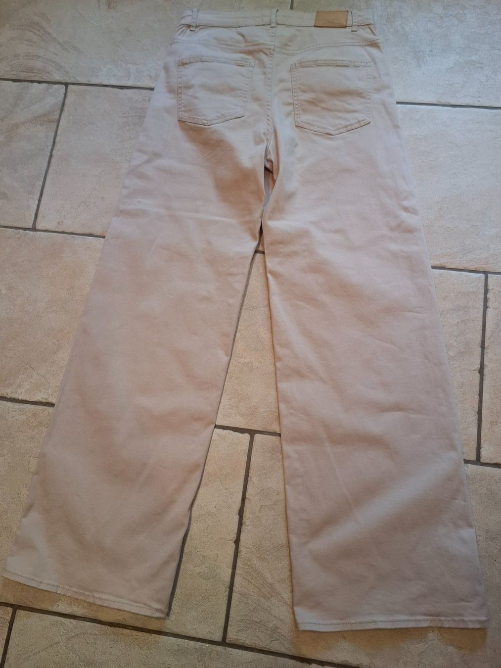 Only Jeans: Weite beige Jeans Only S / 32 – Nuovo (secondo la descrizione) da Wenslingen venduto da kasjupeia 3