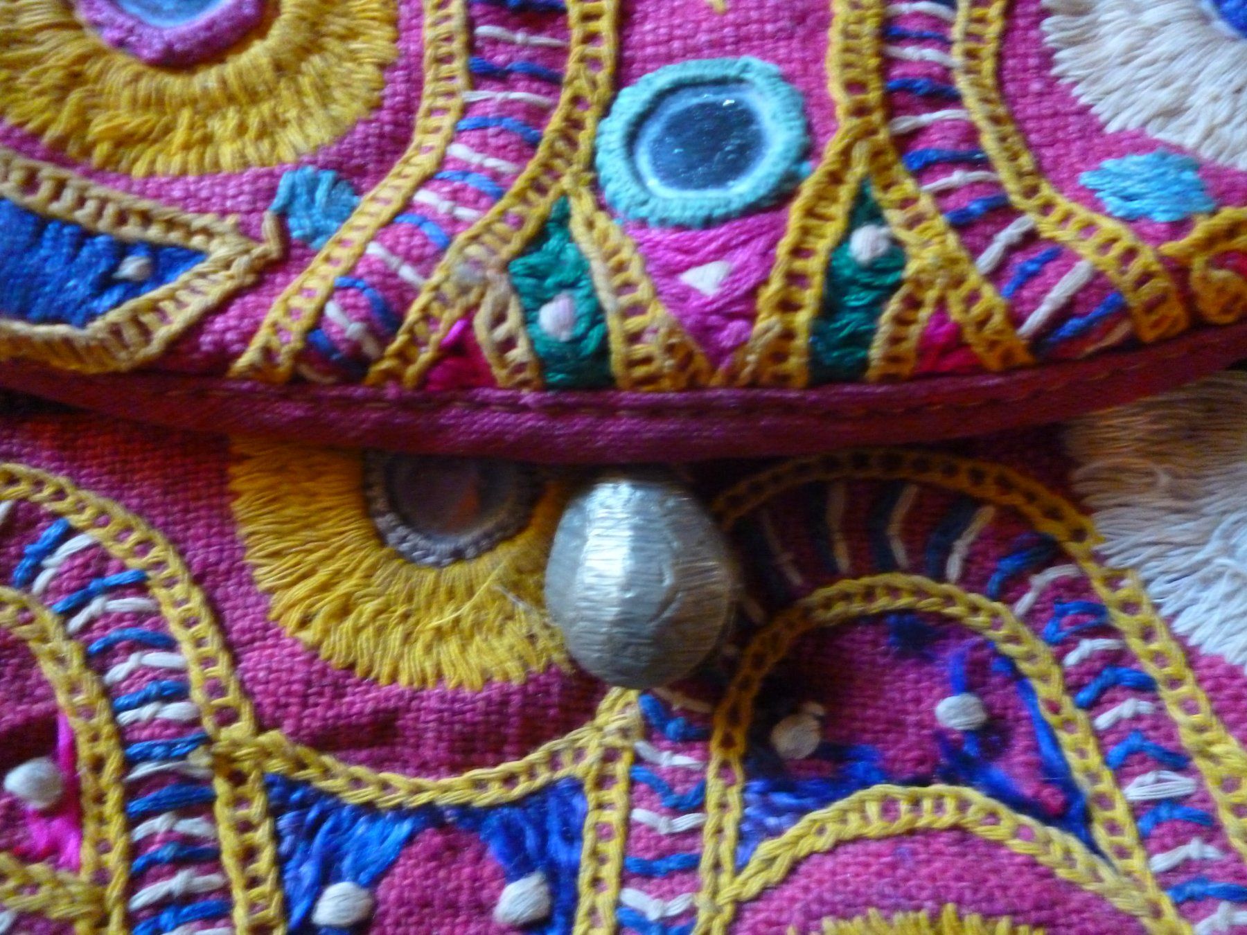 Borse da donna: Petit sac-pochette brodé avec miroirs Inde – Usato da Montreux venduto da dodeskaden 3
