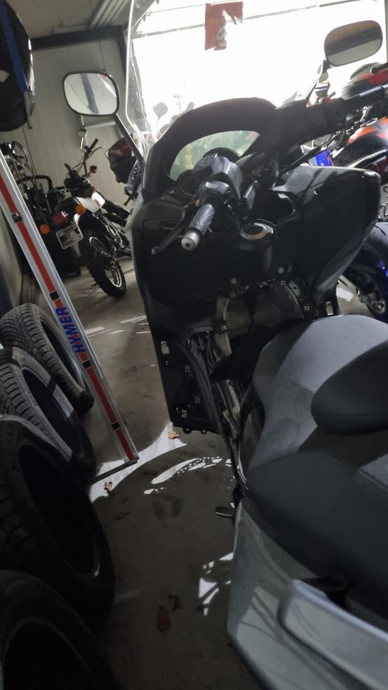 Yamaha Scooter: Tmax 500 mit Motorschaden! – Usato da Sargans venduto da pirelli146 4