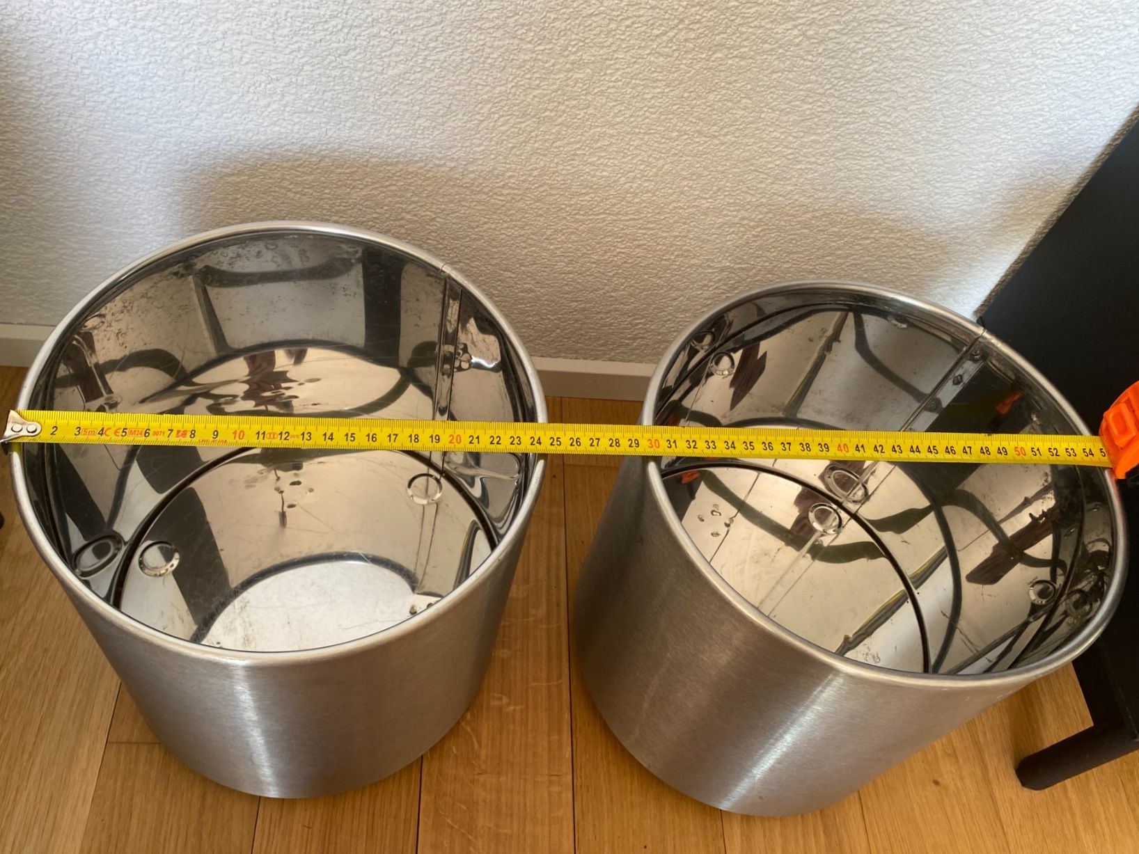 Blumentöpfe: Metallblumentöpfe auf Rollen – Gebraucht aus St. Gallen von art_pn78 1