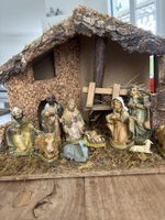 Wunderschöne Weihnachtskrippe mit Figuren 