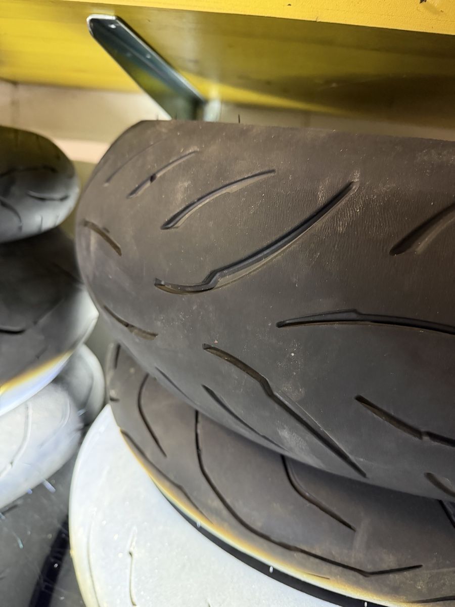 Pneumatici & Ruote complete: Motorradreifen gebraucht – Usato da Unterlunkhofen venduto da RepaidBox18 3