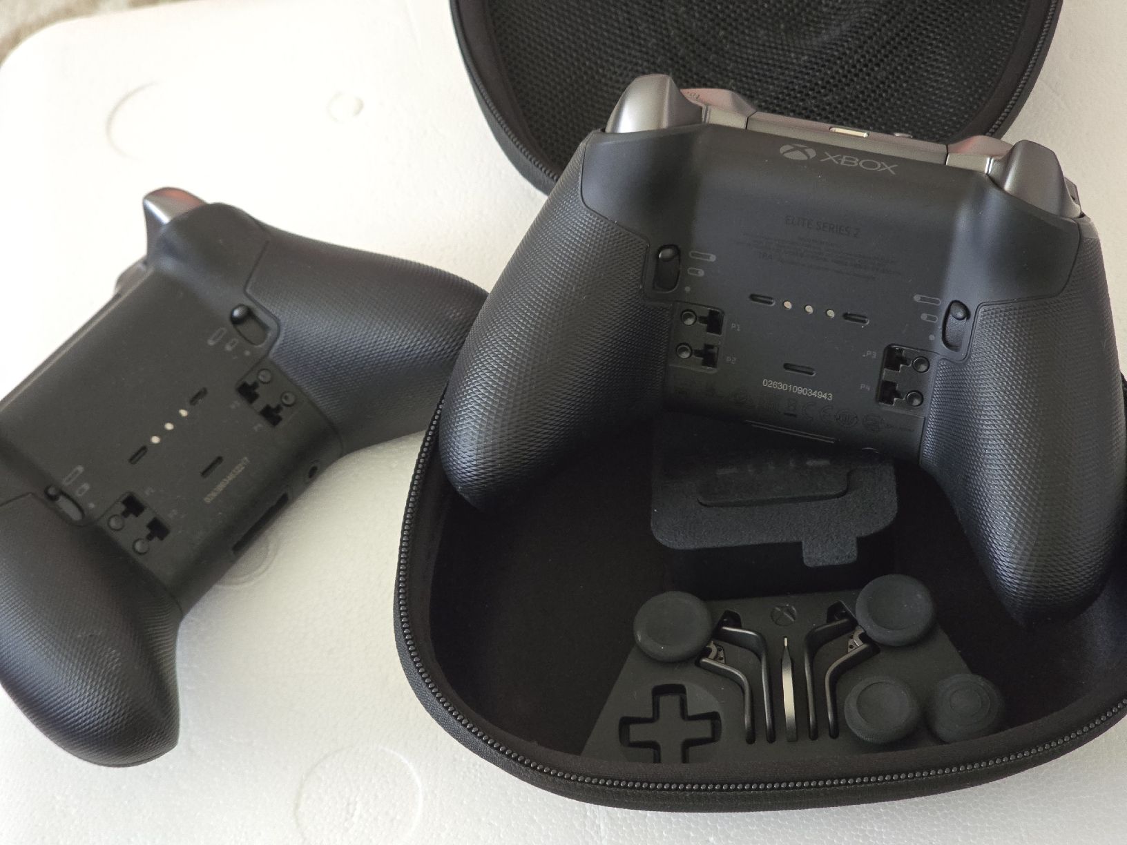 Microsoft Manettes: 2x XBOX Elite Series 2 – D'occasion à Basel par Zait 1