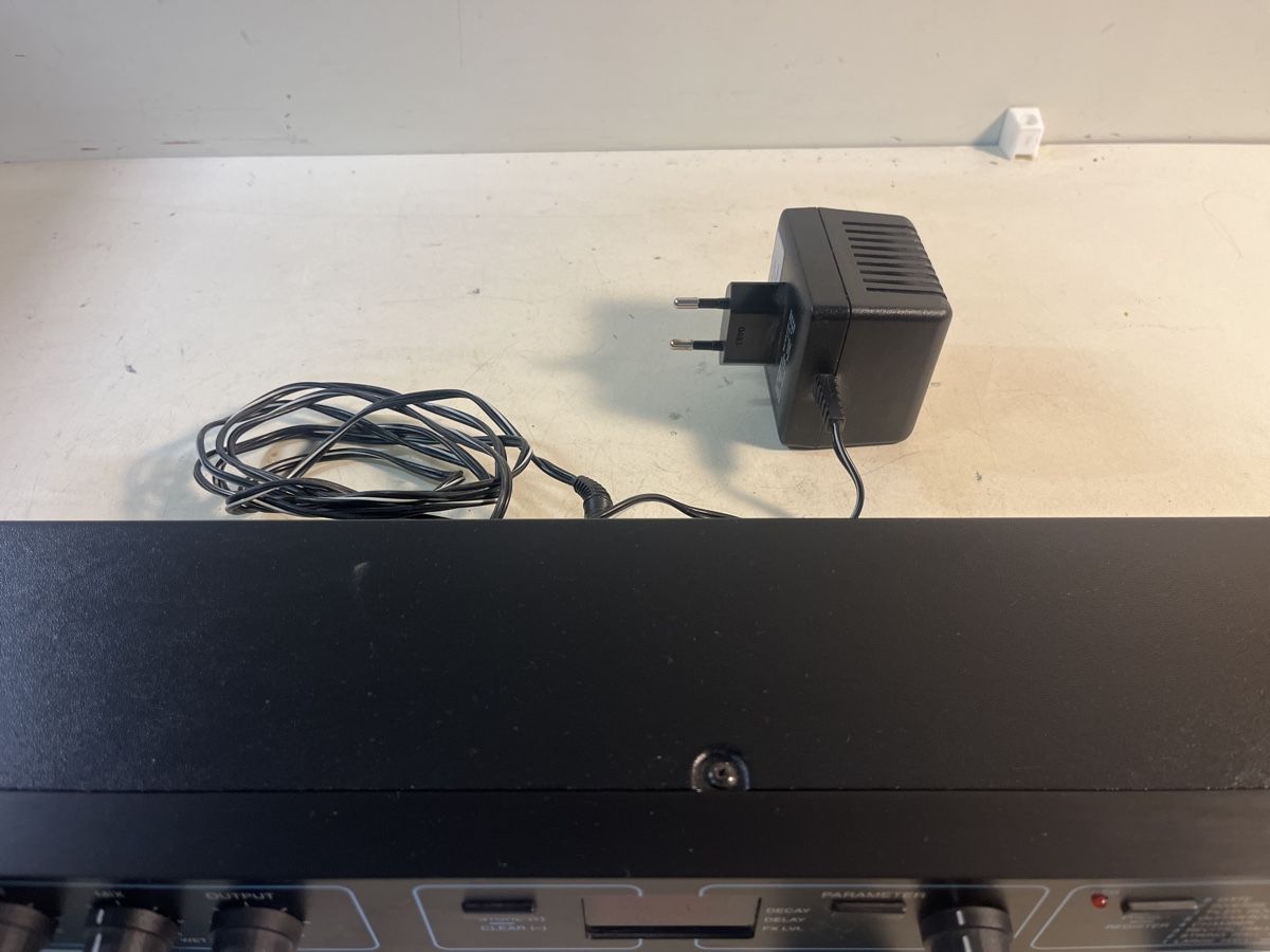 Strumenti musicali: Lexicon Alex Digital Effects Processor (SVN04) – Usato da Künten venduto da Schnaepplihuus 3