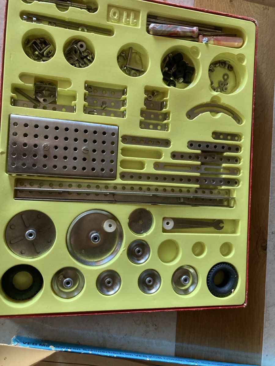 Jeux de construction: Jeu de Construction – D'occasion à Bursinel par SeveralLives