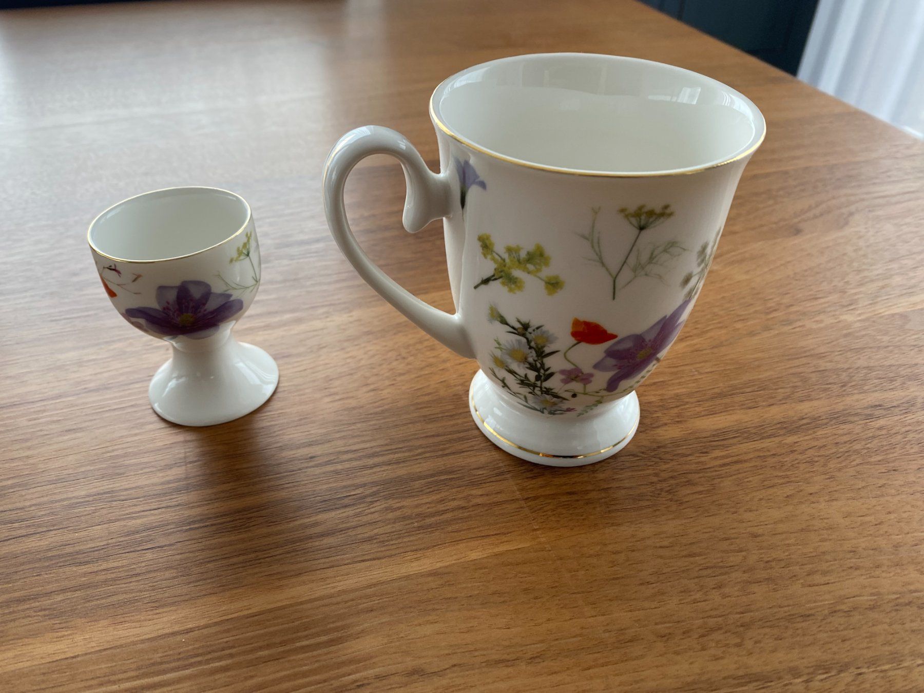 Set di piatti: Porzellantasse mit Eierbecher - Blumenmuster – Usato da Gerolfingen venduto da Regenbogen88 2