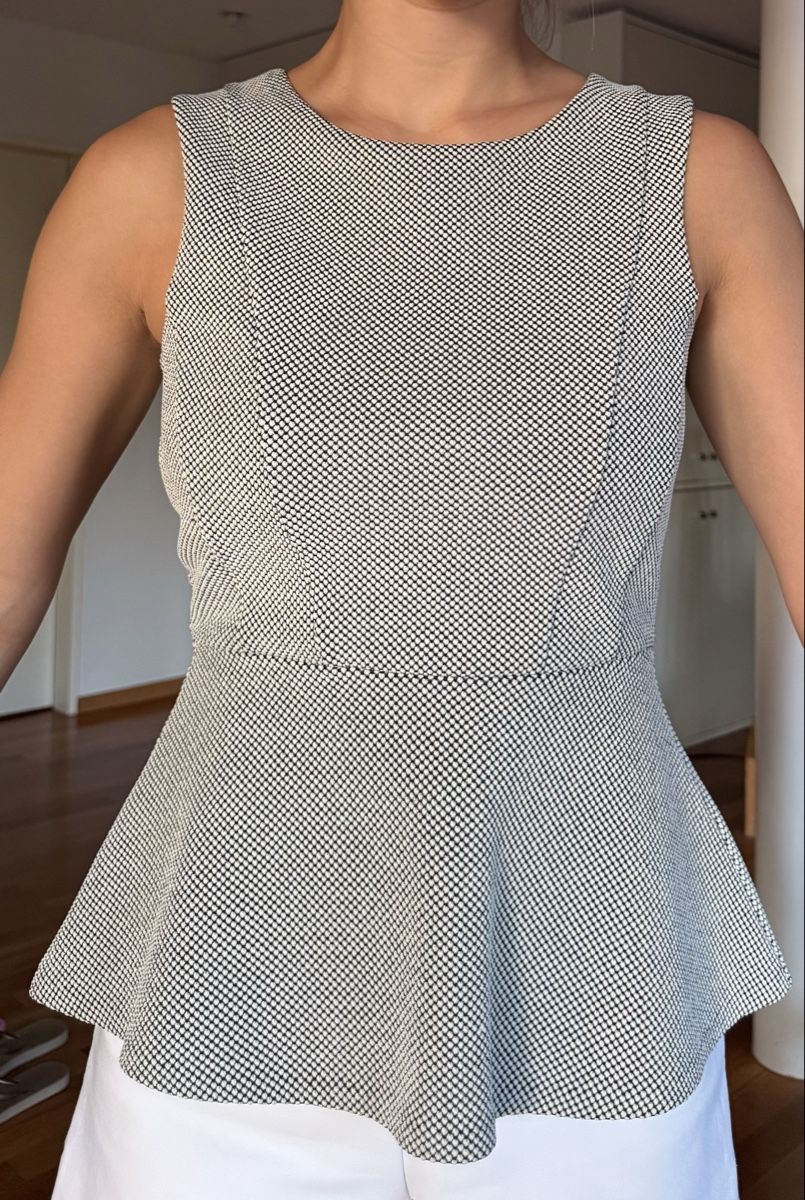 H&M Top: Chic Gray Top - Size S – Usato da Zürich venduto da eli_t8nw 3