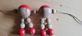 2 Figürchen aus Holz für Bebewagen etc
