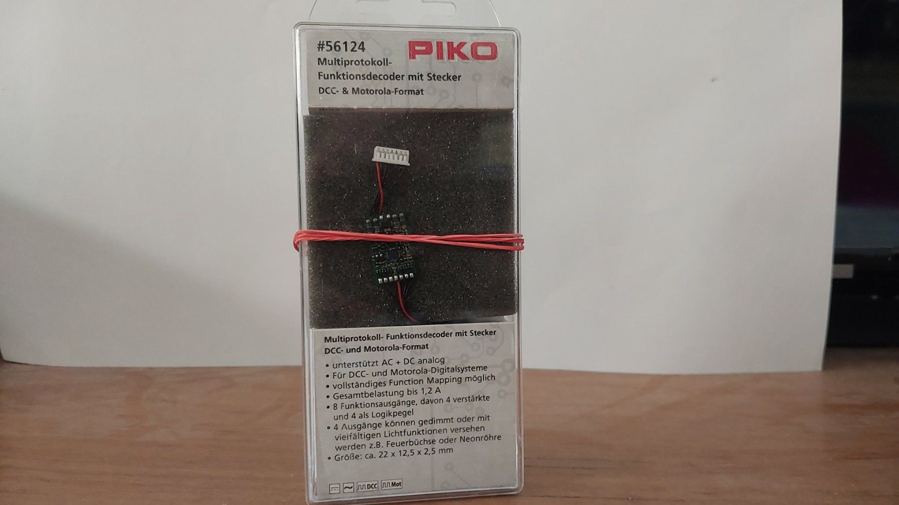Piko Modelleisenbahnen: Funktionsdecoder für Piko-Steuerwagen – Neu und originalverpackt aus Frutigen von ZheChregg