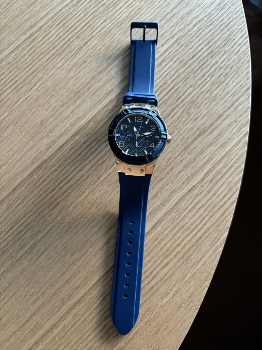 Guess Orologi: Guess Damen Armbanduhr – Usato da Salenstein venduto da Silly...0 1