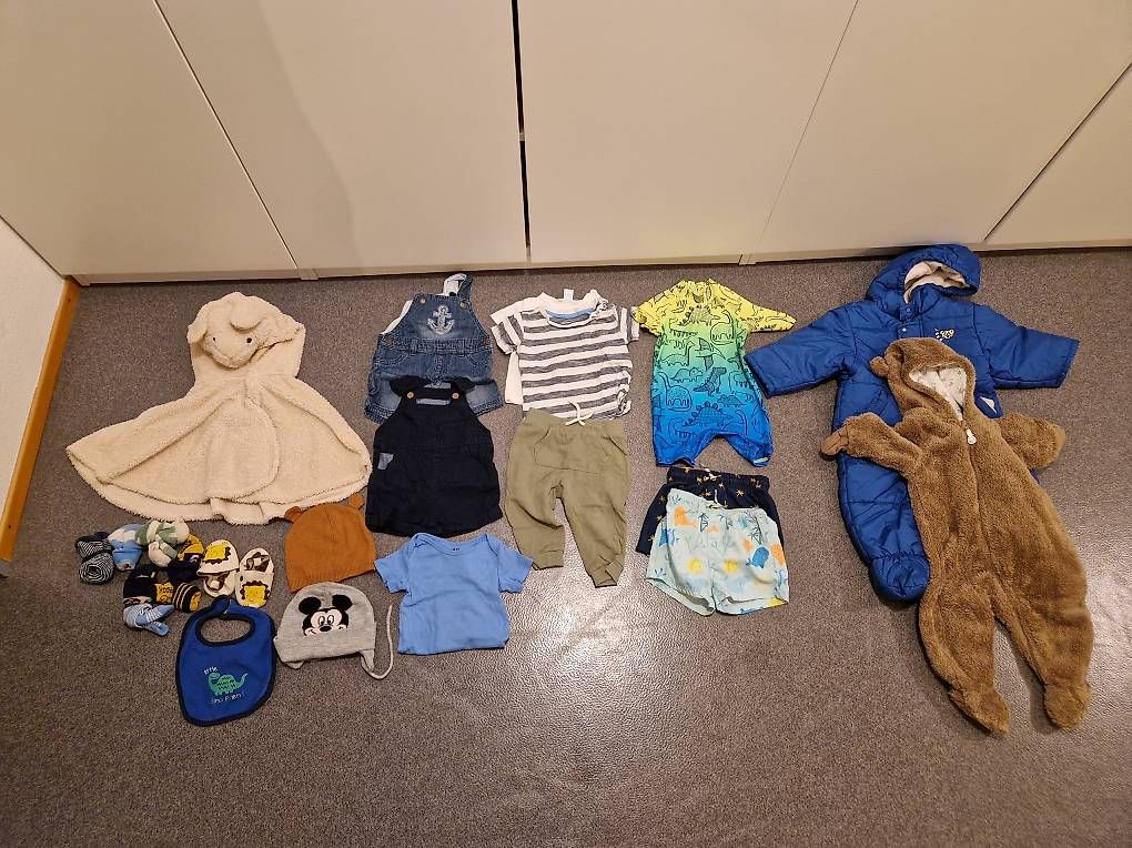 Lotti & Set di vestiti: Babykleider gr 68 – Usato da Oensingen venduto da lady1